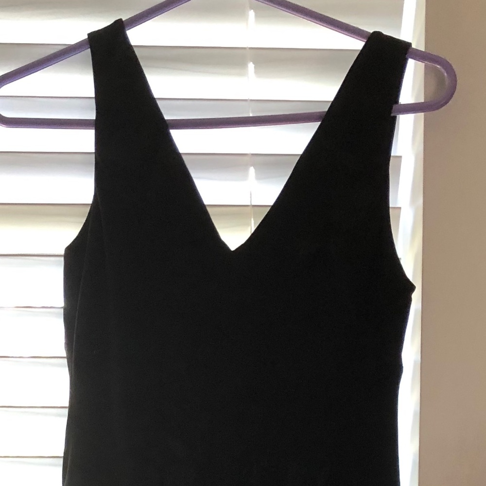 Ralph Lauren v-neck sleeveless black dress size 4